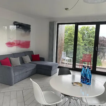 Апартаменты Lady - Victoria By Oneapartments *